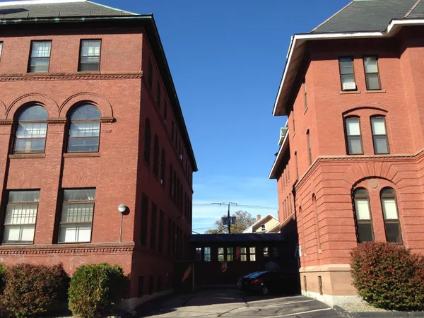 $1,621 | 124 Orange Street, Unit 300, Manchester, NH 03104