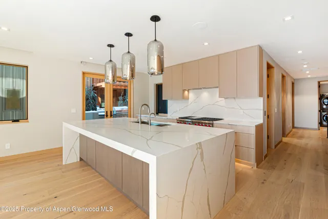 $3,550,000 | 159 Lakeview Drive, Basalt, CO 81621