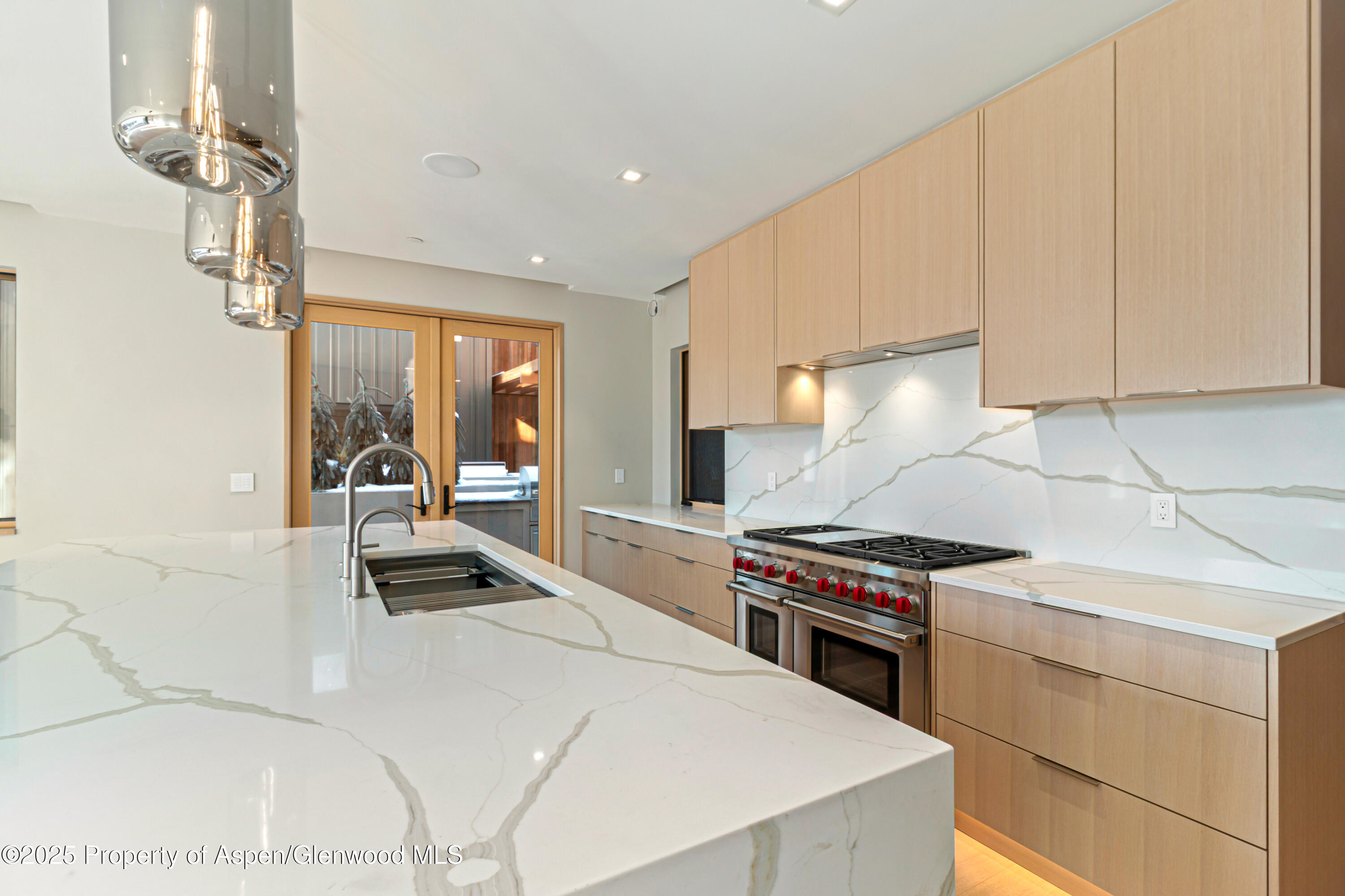 159 Lakeview Drive Basalt, CO 81621 - Photo 20 of 97 Living/Kitchen