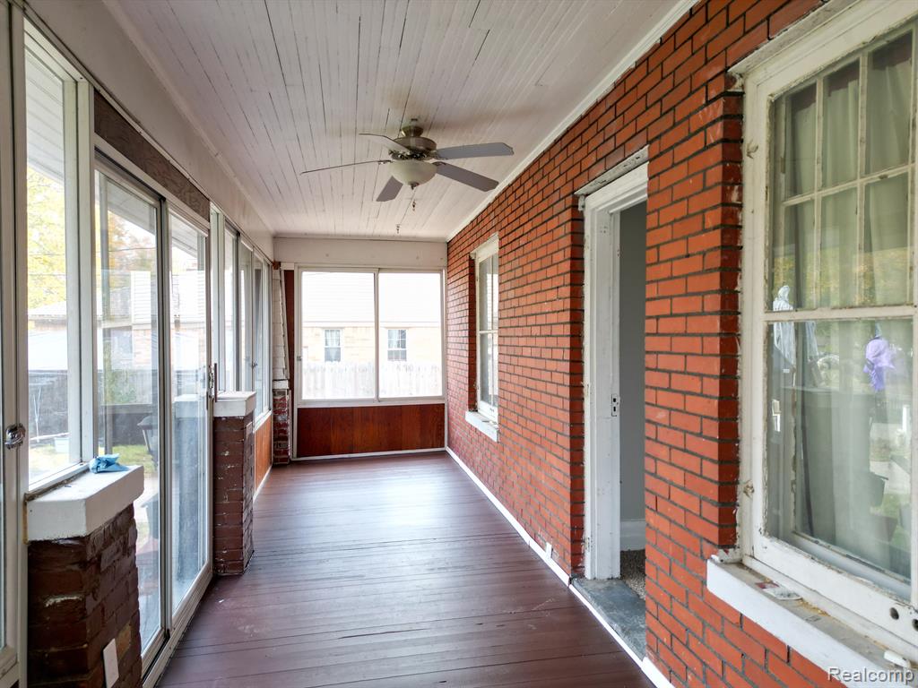 208 Riverside Drive Mount Clemens, MI 48043 - Photo 3 of 24