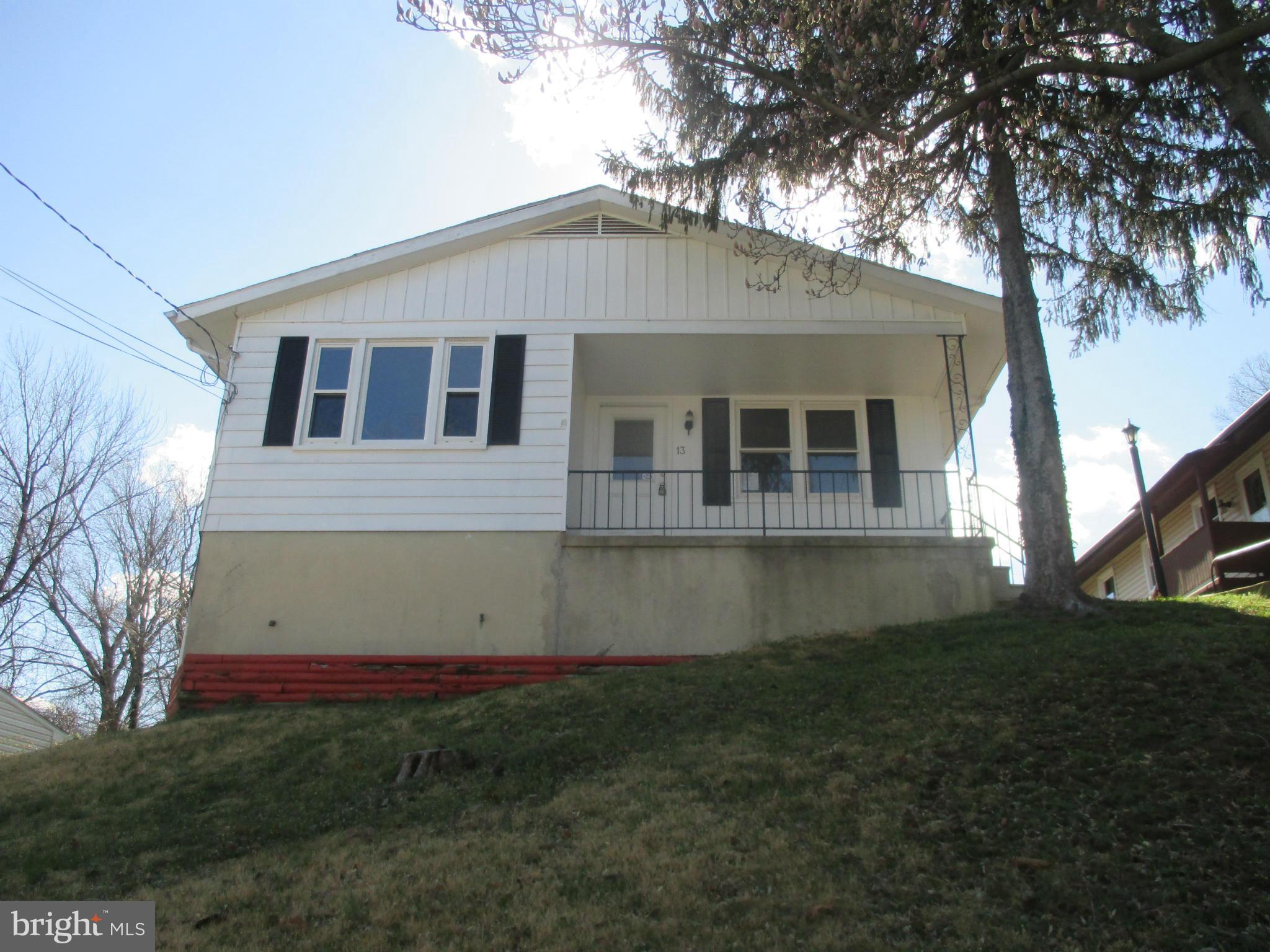13 Charles Road Linthicum Heights, MD 21090 - Photo 2 of 18 Exterior (Front)