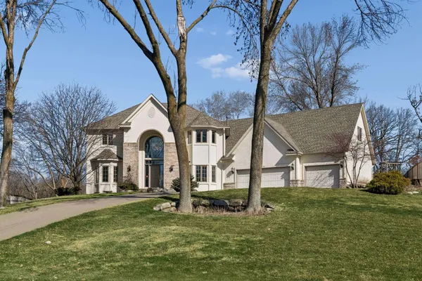 $950,000 | 16870 Creek Ridge Trail, Minnetonka, MN 55345