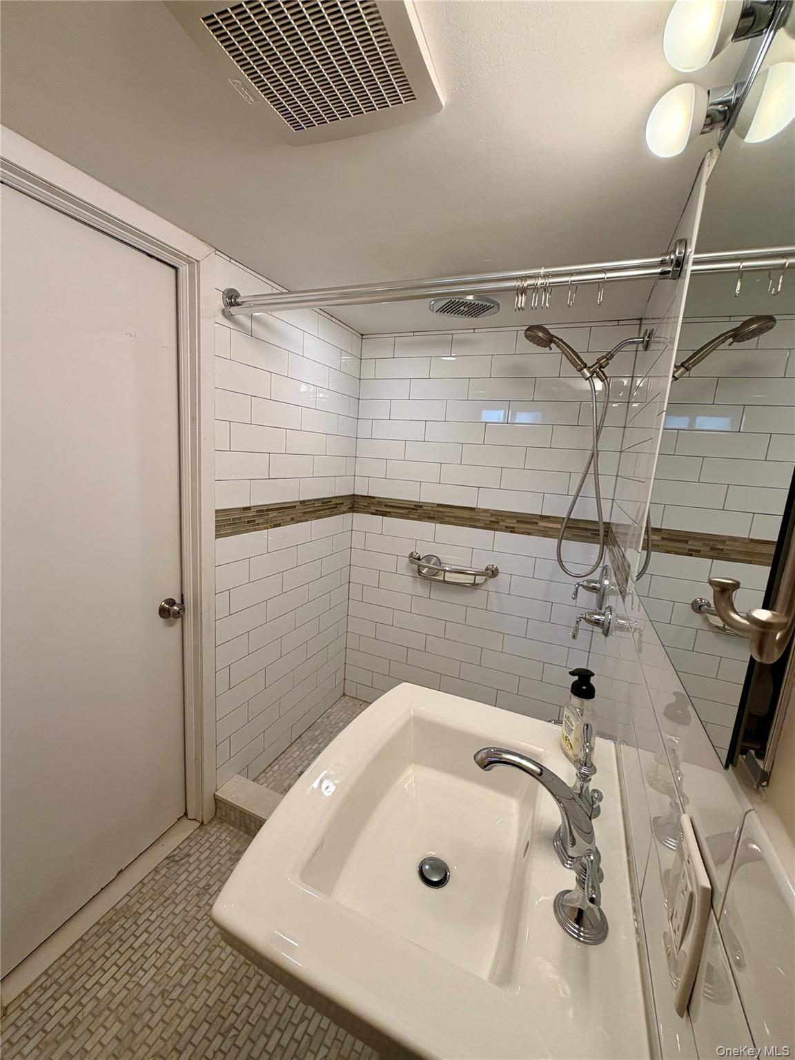 193-23 Station Road Queens, NY 11358 - Photo 16 of 20