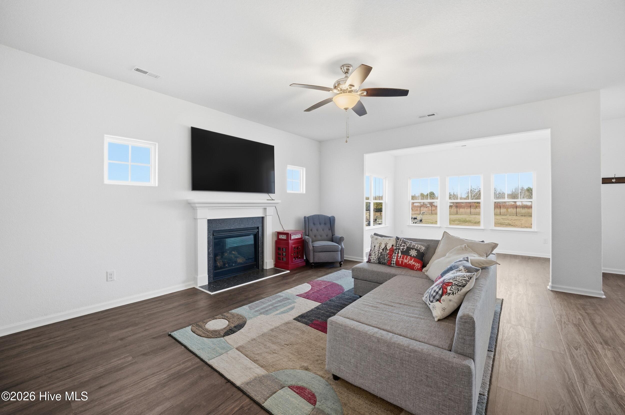 103 Tyler Way Moyock, NC 27958 - Photo 11 of 40 Plenty of space.