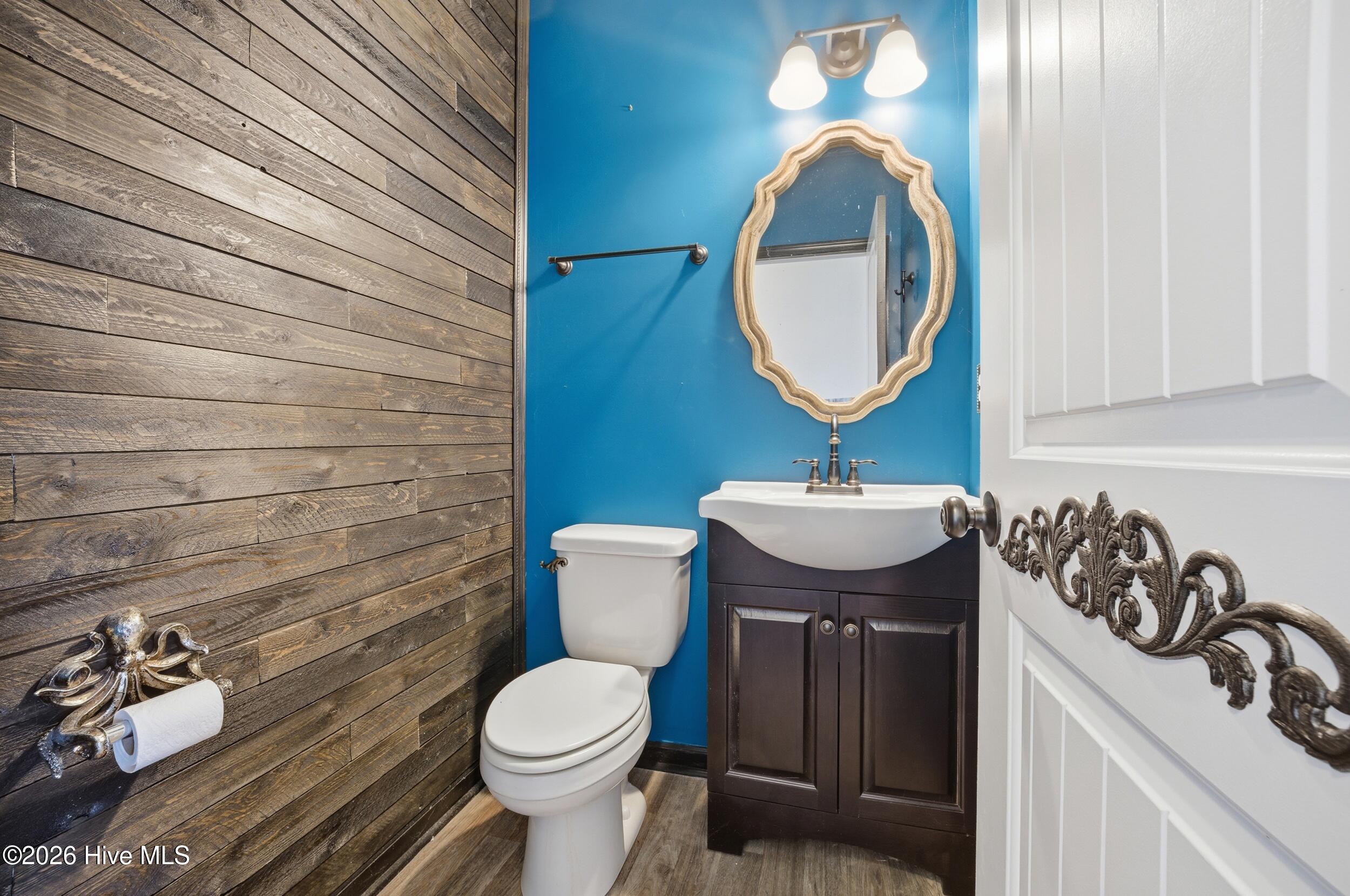 103 Tyler Way Moyock, NC 27958 - Photo 10 of 40 Half-bath.