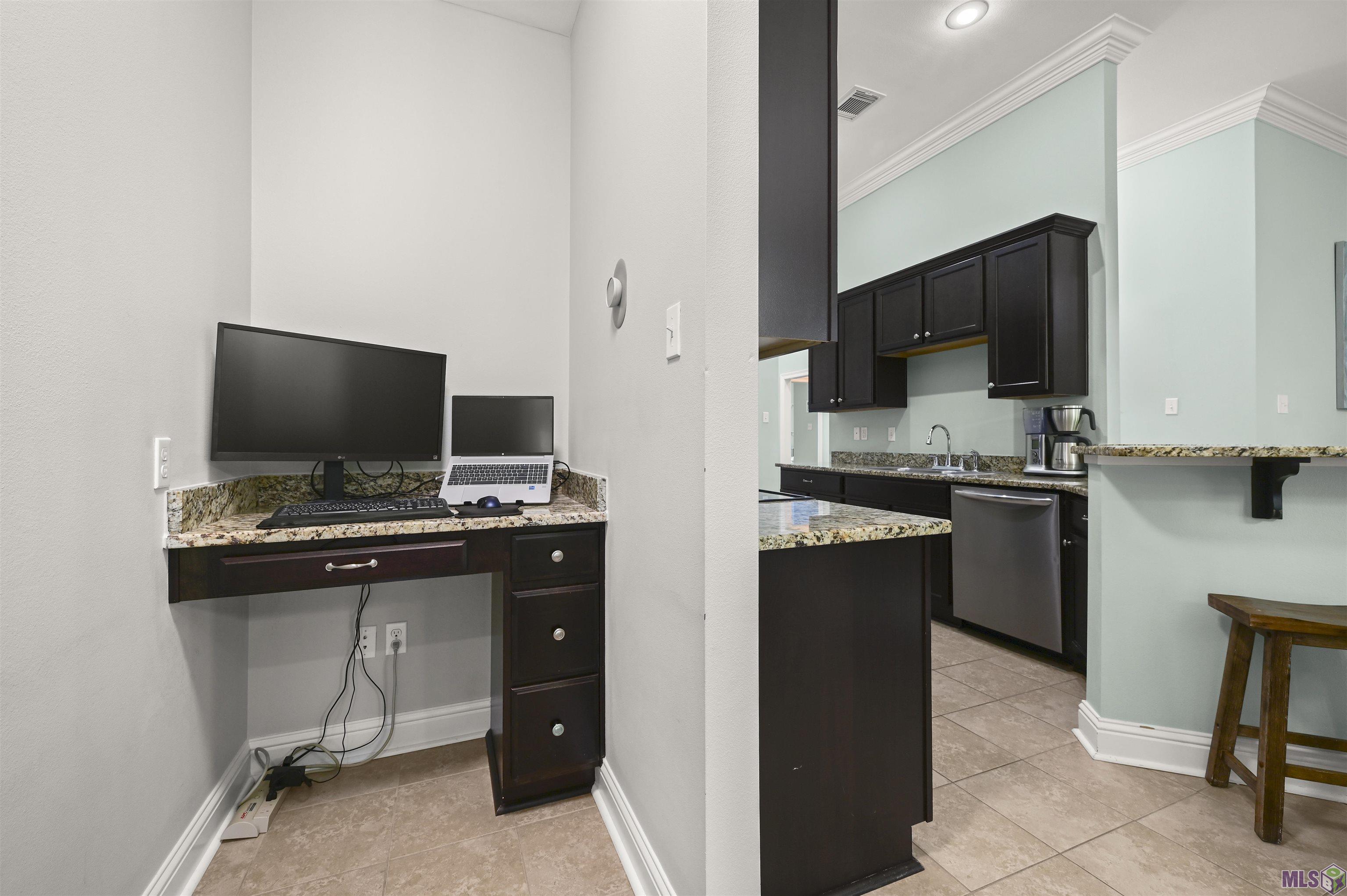 9420 Falling Oak Drive Baton Rouge, LA 70817 - Photo 8 of 16 Gallery Image 8