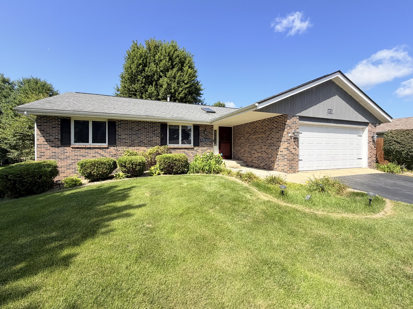 1875 South Trainer Road Rockford, IL 61108 - Photo 2 of 45 Gallery Image 2