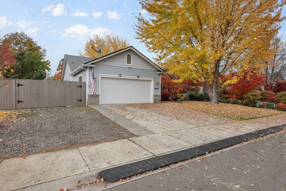 705 Mountain Avenue Central Point, OR 97502 - Photo 27 of 29 27