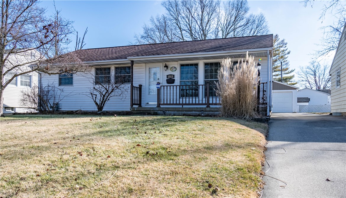 1513 East Dickinson Avenue Decatur, IL 62521 - Photo 1 of 26