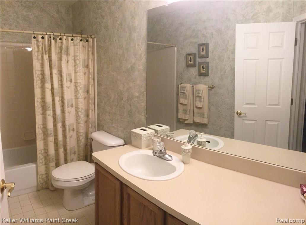 151 Eagle Ridge Road Lake Orion, MI 48360 - Photo 29 of 37 IMG_8737.JPG