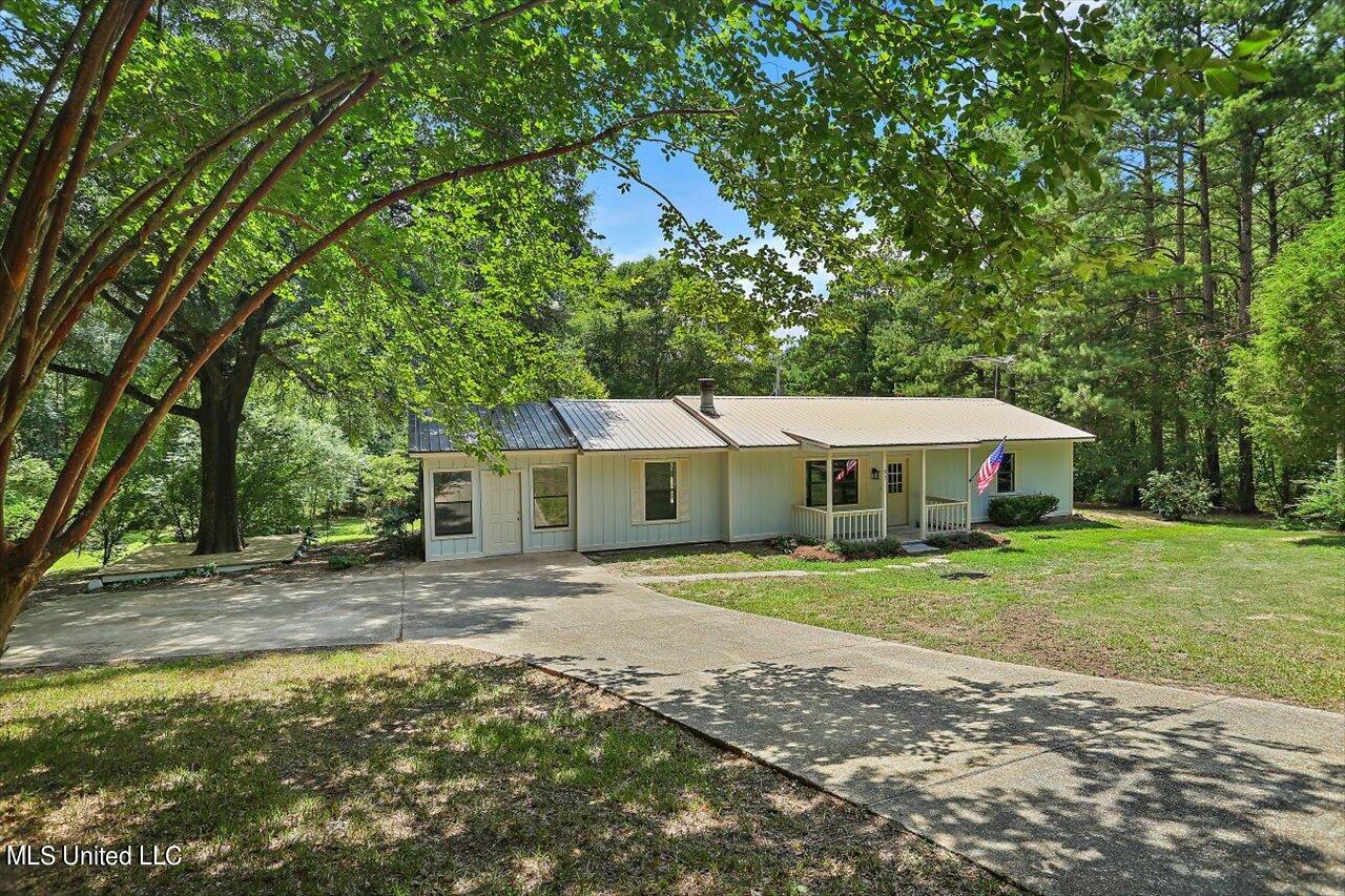 297 Herrington Road Mendenhall, MS 39114 - Photo 3 of 35 03-297 Herrington Rd