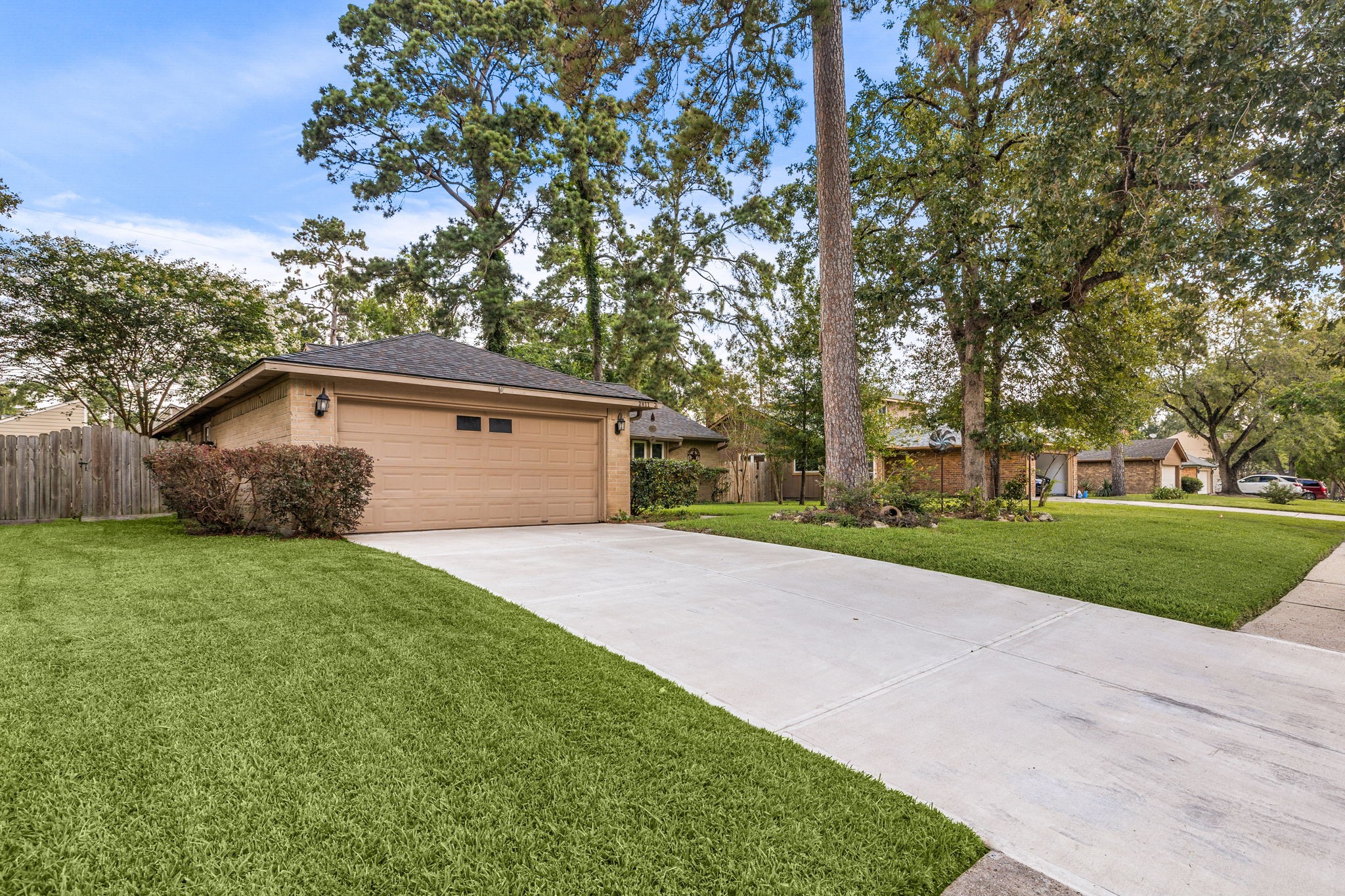 2811 Whispering Springs Drive Spring, TX 77373 - Photo 3 of 31