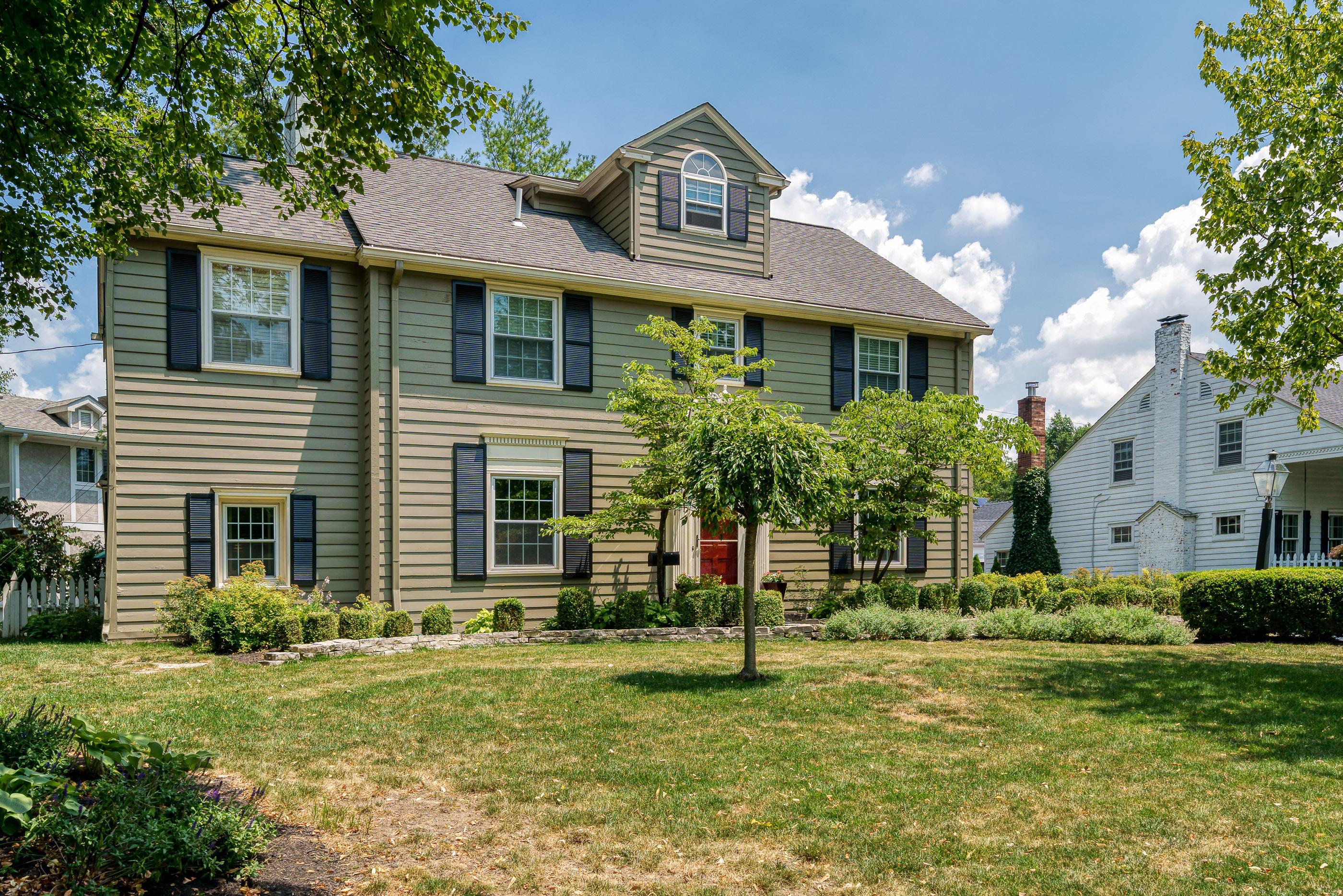2254 Fairfax Road Columbus, OH 43221 - Photo 2 of 52