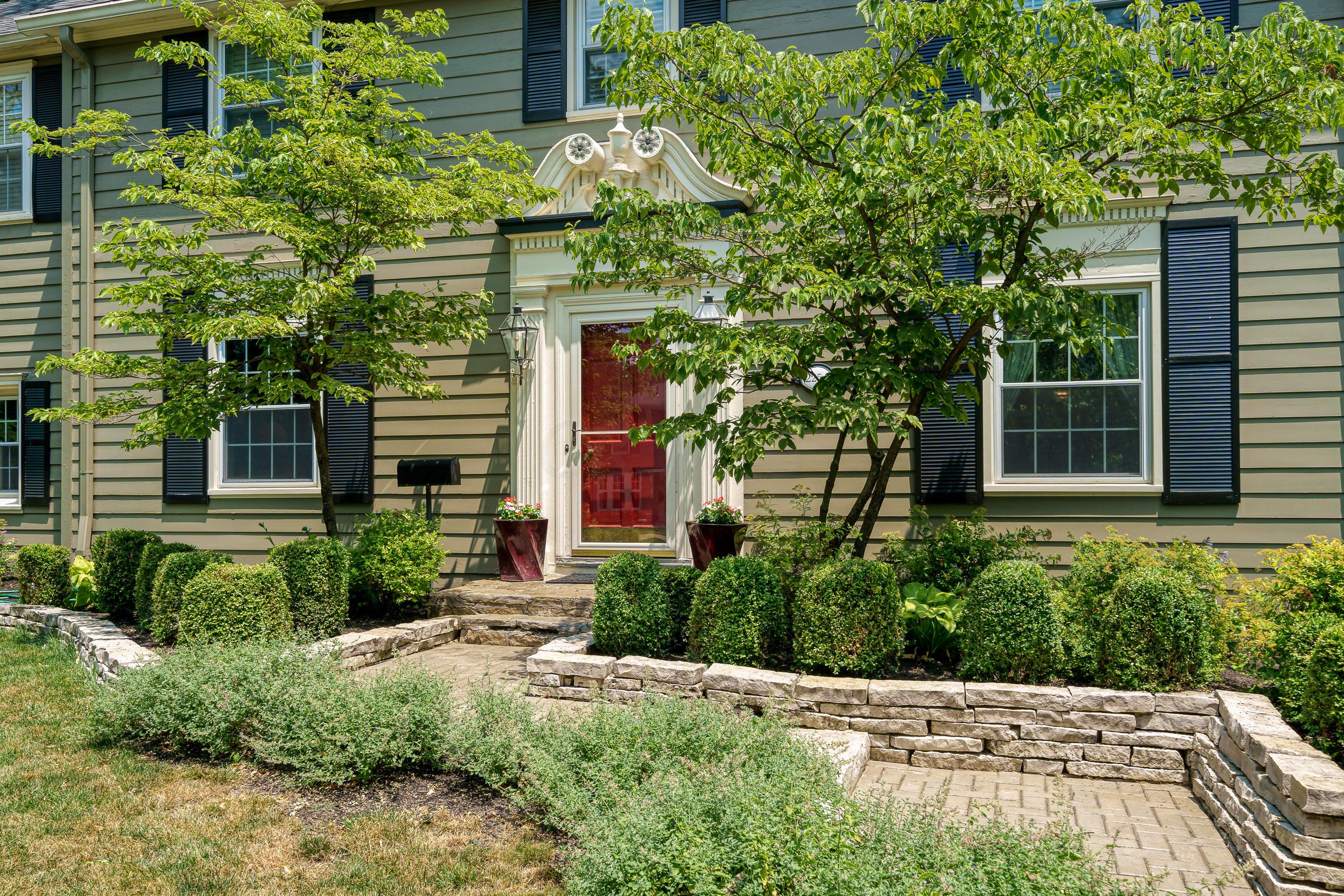 2254 Fairfax Road Columbus, OH 43221 - Photo 3 of 52
