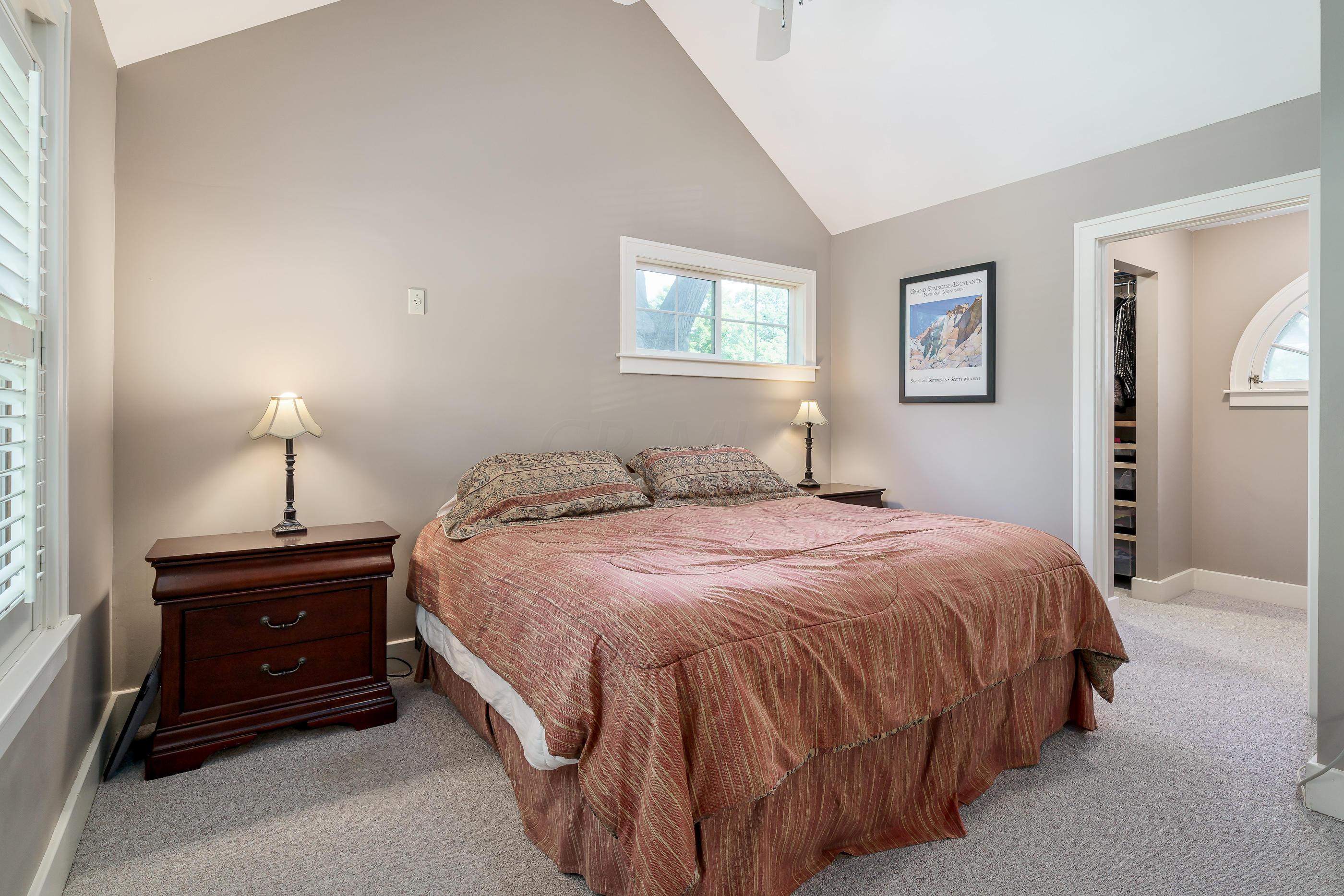2254 Fairfax Road Columbus, OH 43221 - Photo 31 of 52