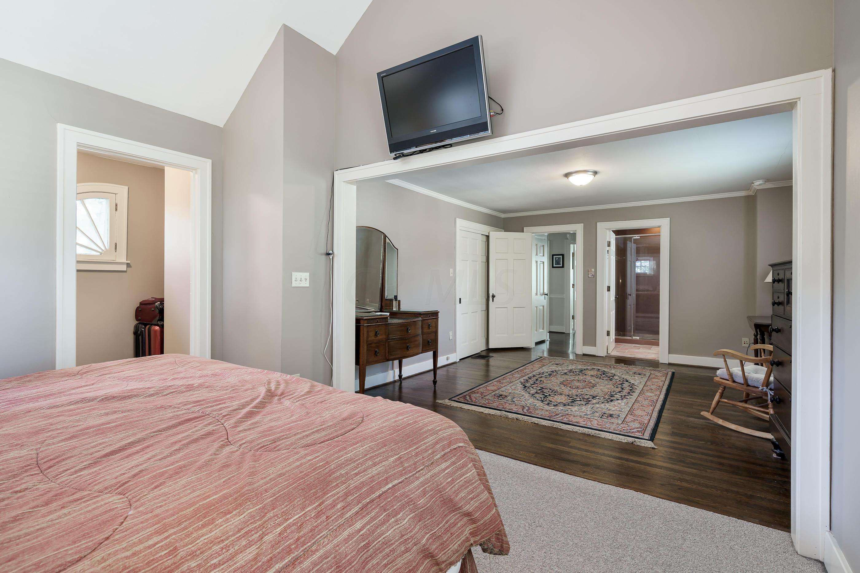 2254 Fairfax Road Columbus, OH 43221 - Photo 32 of 52