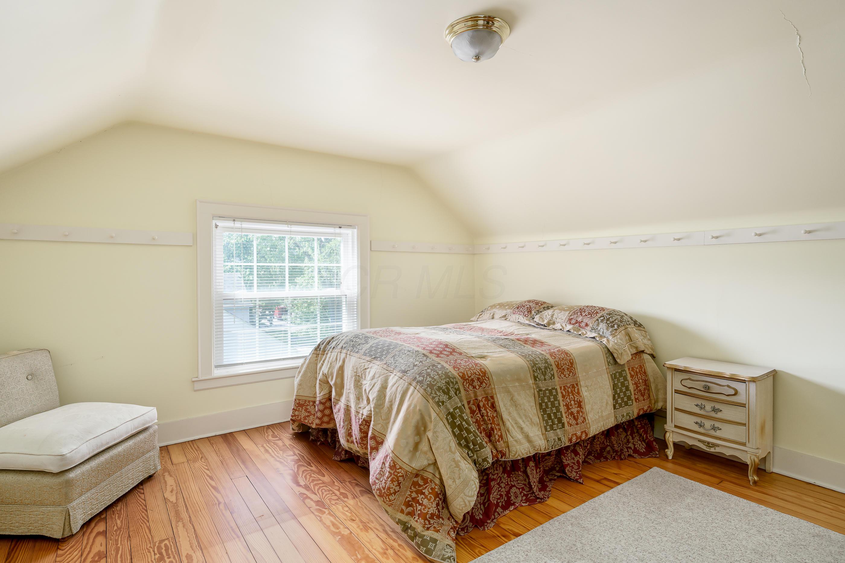 2254 Fairfax Road Columbus, OH 43221 - Photo 37 of 52