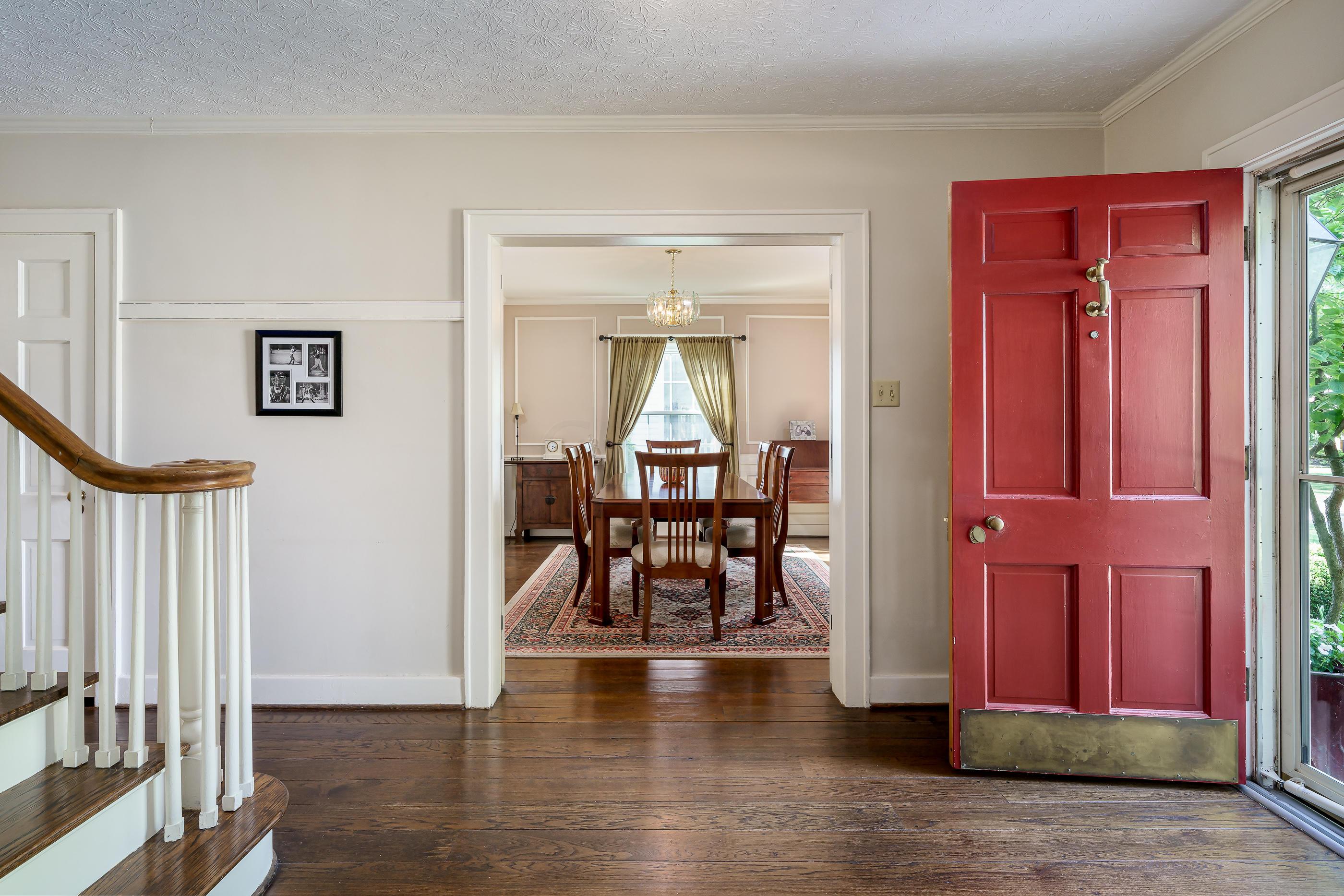 2254 Fairfax Road Columbus, OH 43221 - Photo 7 of 52