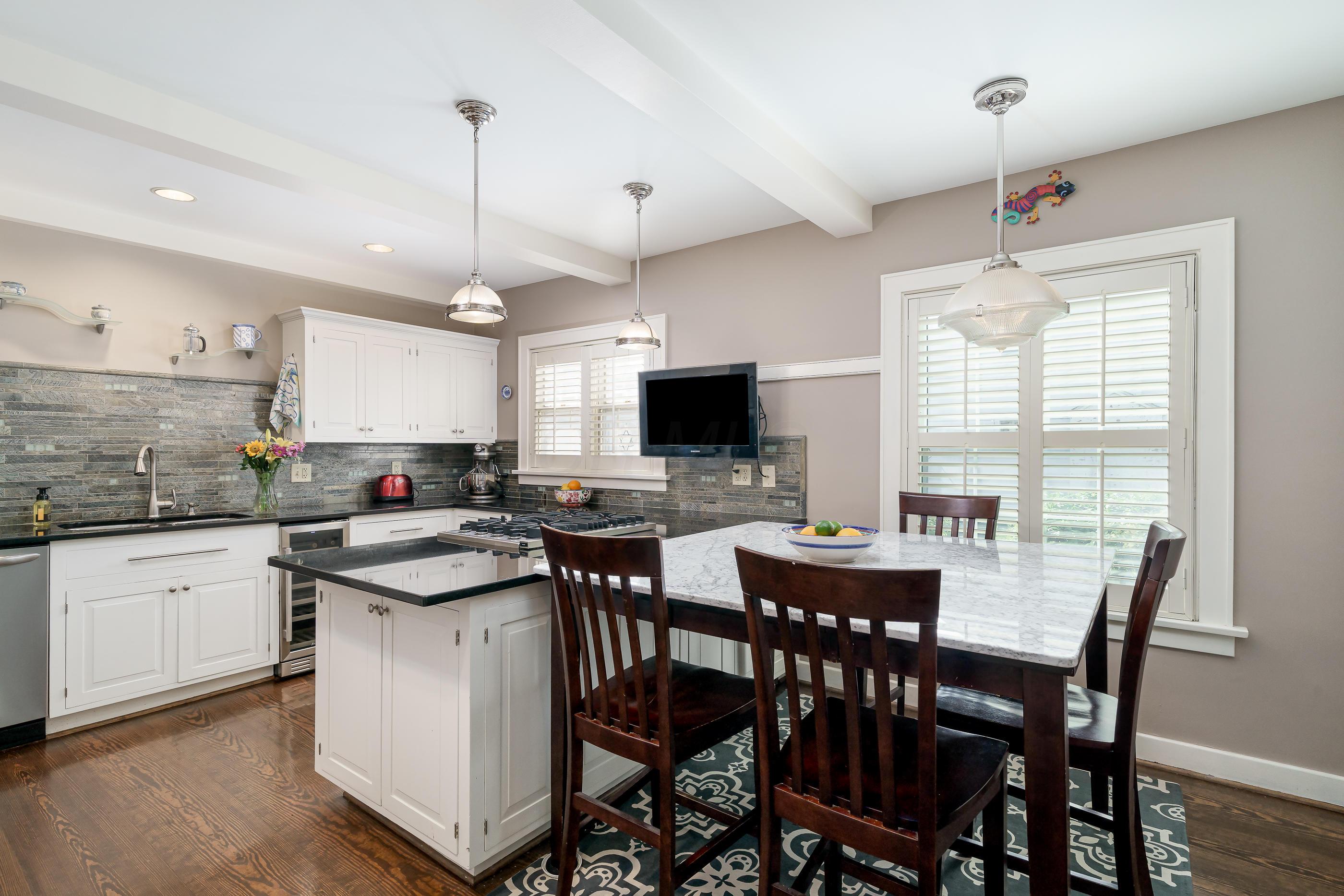 2254 Fairfax Road Columbus, OH 43221 - Photo 9 of 52