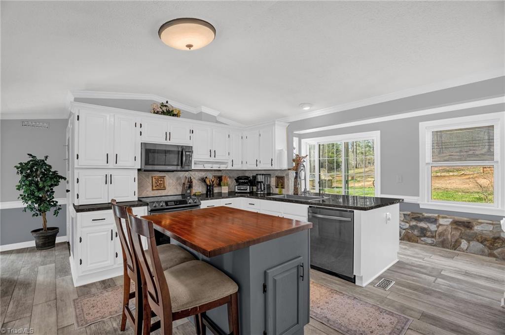 236 Jacobs Creek Road Madison, NC 27025 - Photo 16 of 50