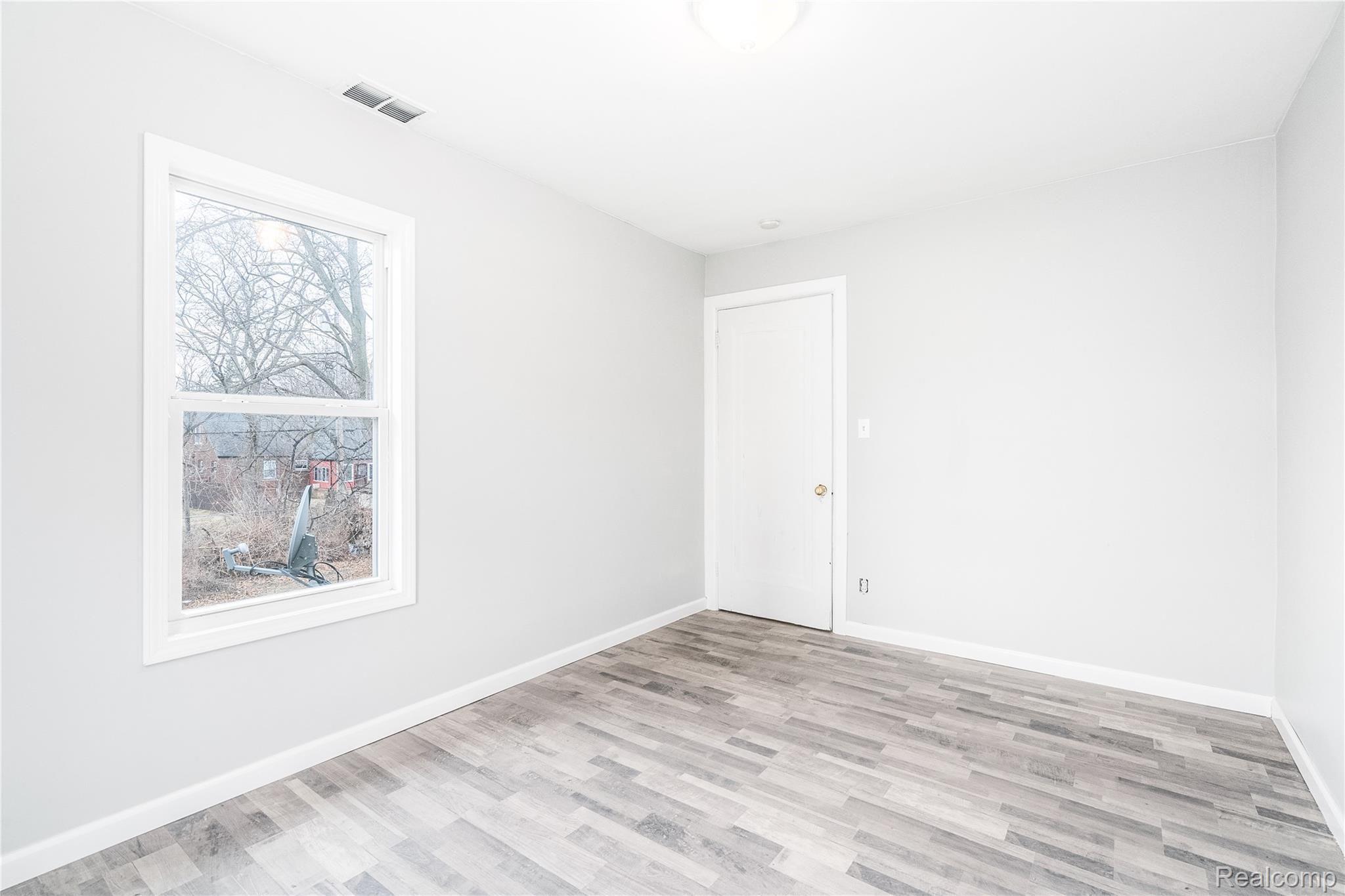 14225 Rutland Street Detroit, MI 48227 - Photo 32 of 42 14225 Rutland, Detroit-5311.jpg