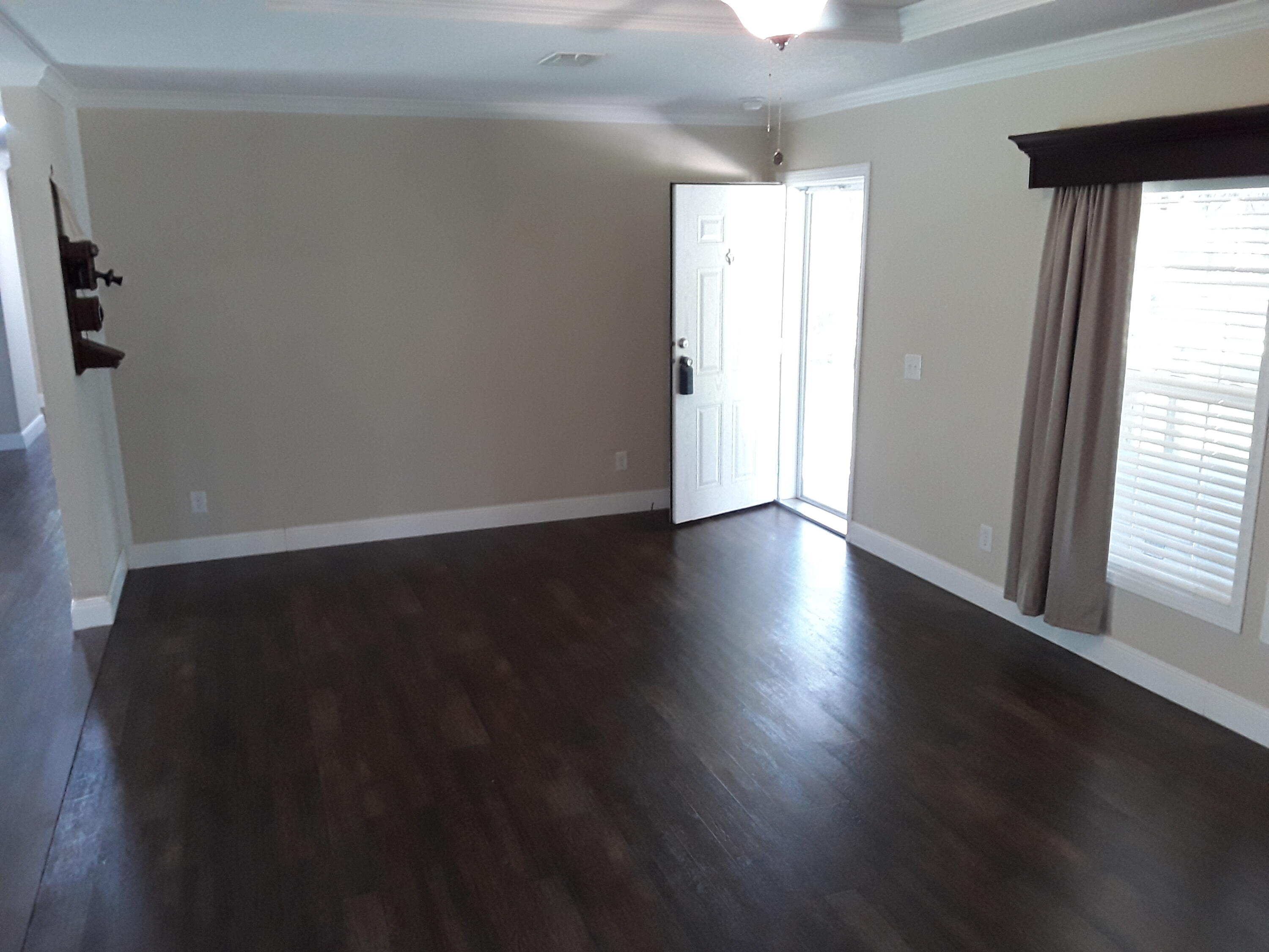 3074 King Lake Road DeFuniak Springs, FL 32433 - Photo 9 of 60 Living Room entry