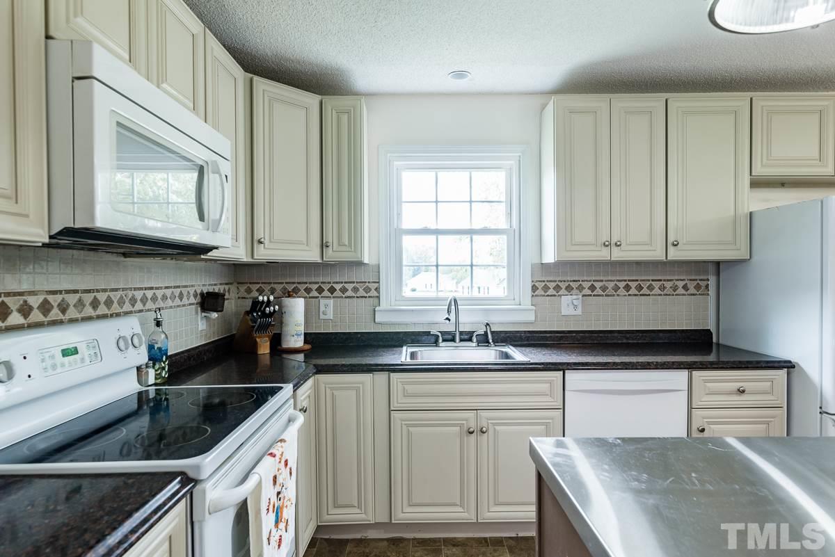 790 Carlyle Road Zebulon, NC 27597 - Photo 7 of 19 Gallery Image 7