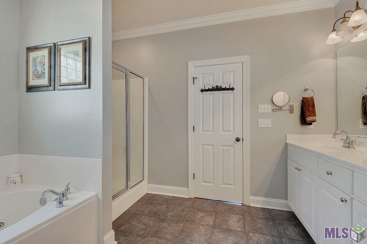 5739 Hidden Ridge Lane Baton Rouge, LA 70816 - Photo 7 of 13