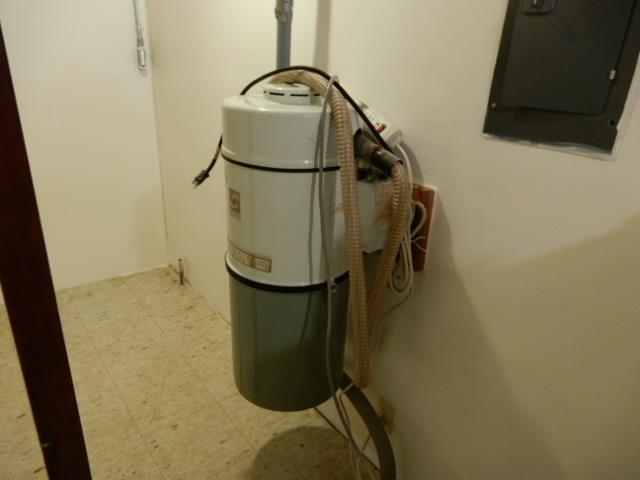 225 View Court Aptos, CA 95003 - Photo 35 of 39 a utility room with dryer and washer