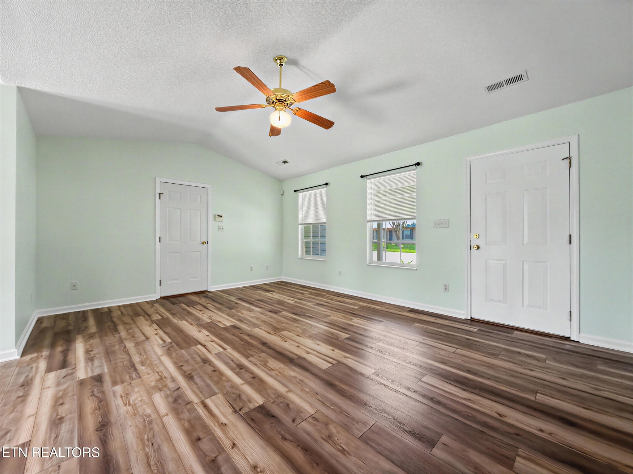 7528 Gary White Road Corryton, TN 37721 - Photo 6 of 27 Gallery Image 6