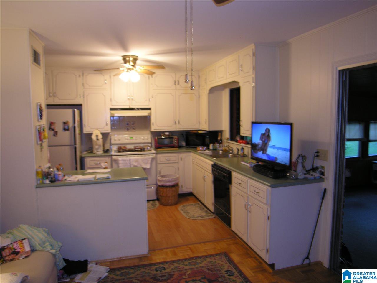 536 Edgecrest Circle Birmingham, AL 35209 - Photo 10 of 33