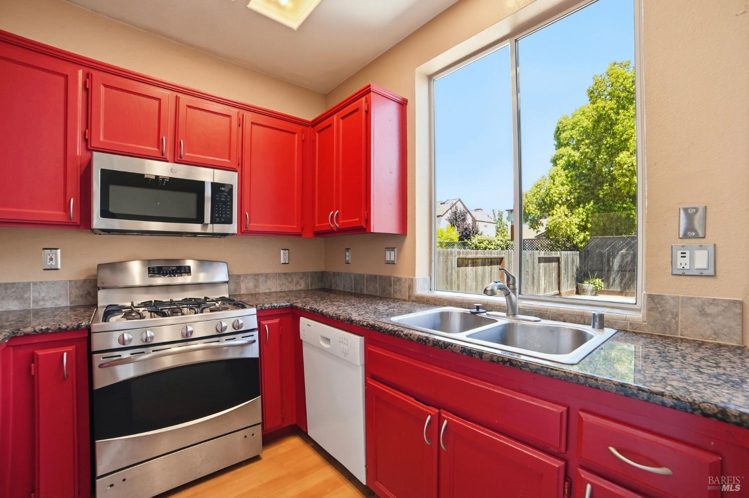 2427 Bramble Way Santa Rosa, CA 95403 - Photo 7 of 40