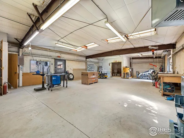 a view of the parking area