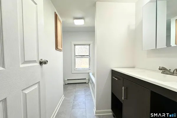 $1,950 | 88 Taftville-Occum Road, Unit C, Norwich, CT 06360