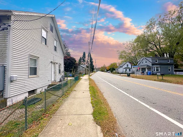 $1,950 | 88 Taftville-Occum Road, Unit C, Norwich, CT 06360