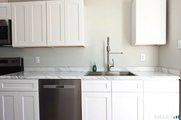 $1,950 | 88 Taftville-Occum Road, Unit C, Norwich, CT 06360