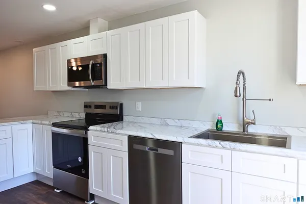 $1,950 | 88 Taftville-Occum Road, Unit C, Norwich, CT 06360