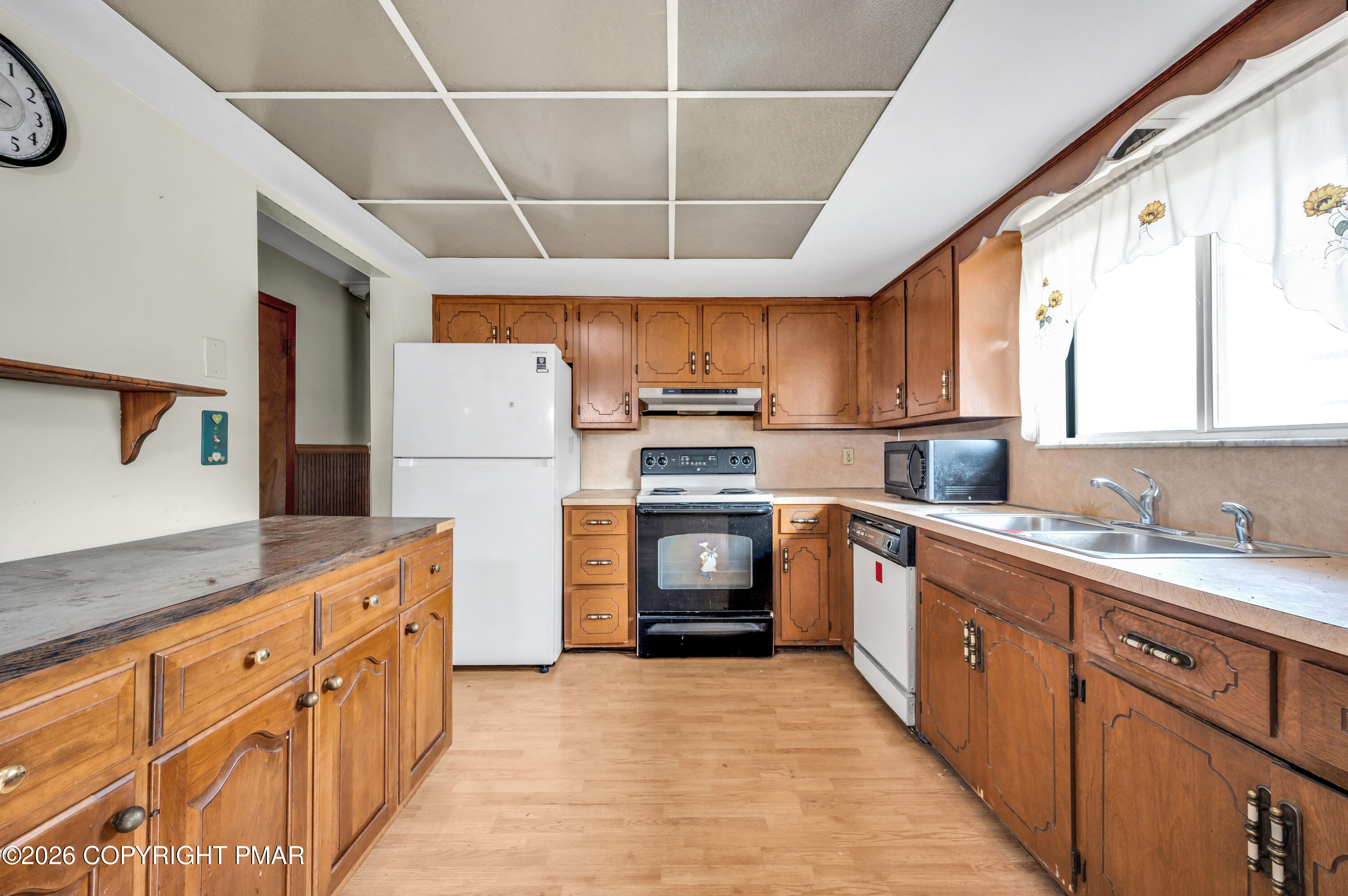 218 Mohican Road Canadensis, PA 18325 - Photo 11 of 30 CHR_9529