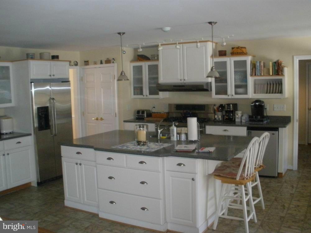 Gourmet kitchen with large Island