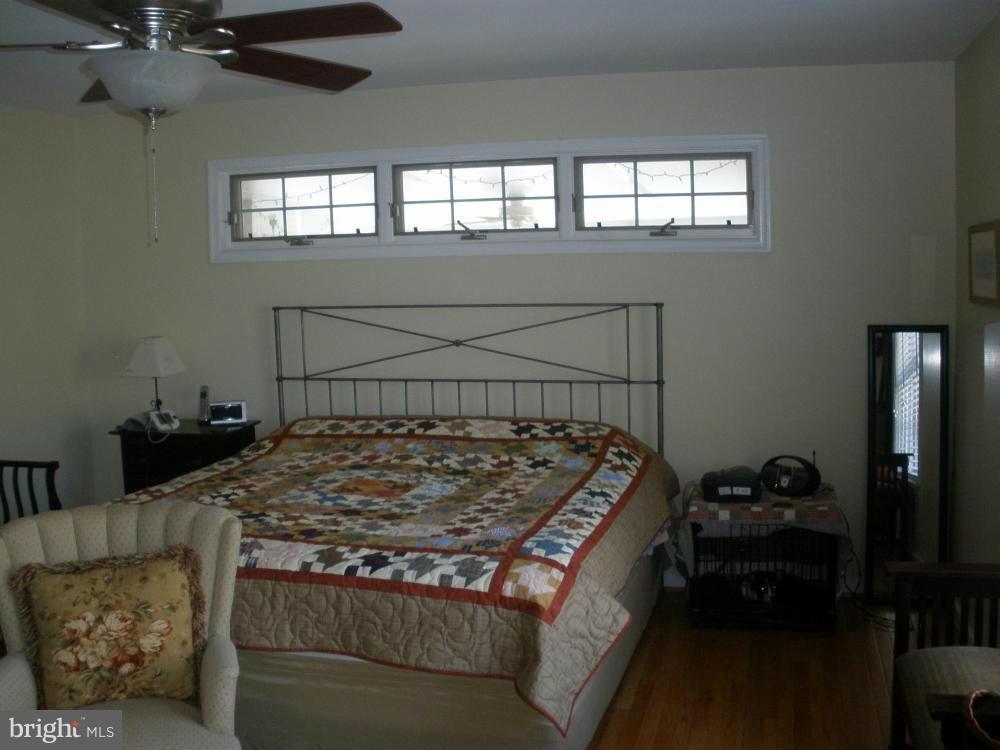 17138 Lappans Road Hagerstown, MD 21740 - Photo 9 of 18 Located conveniently off great room