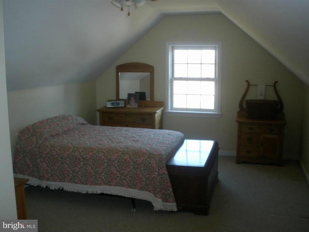 17138 Lappans Road Hagerstown, MD 21740 - Photo 10 of 18 Bedroom on second level of guest suite
