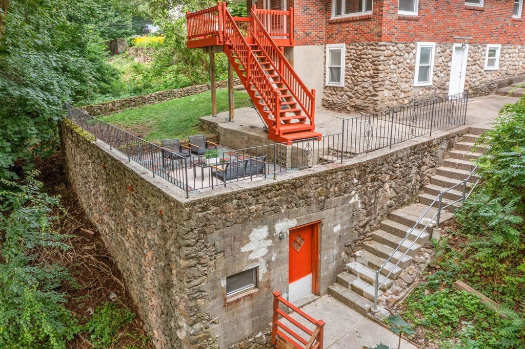 3 Wilson Street Worcester, MA 01604 - Photo 40 of 42 a view of an buildings with a park