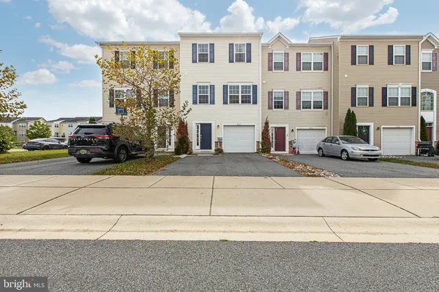 a car parked in front of a building