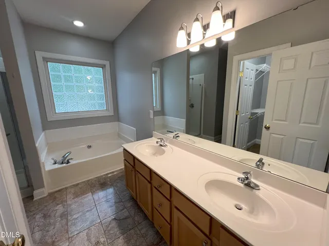 $2,395 | 228 Kingsport Road, Holly Springs, NC 27540