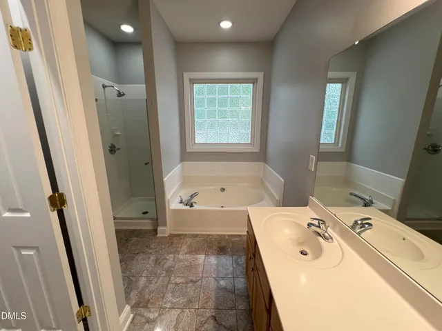 $2,395 | 228 Kingsport Road, Holly Springs, NC 27540