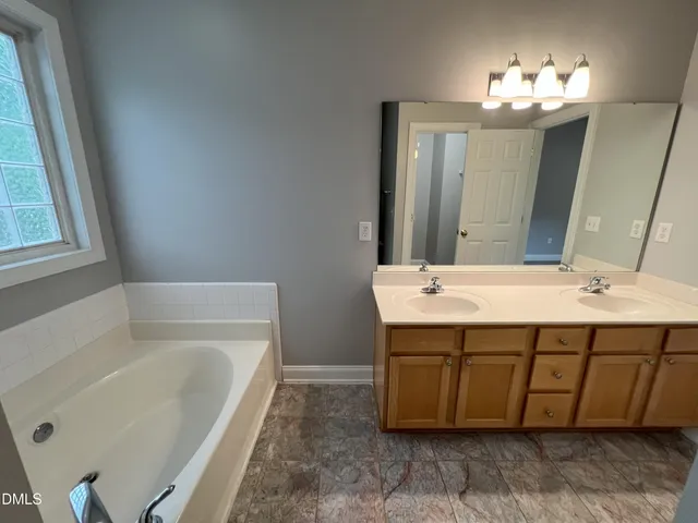 $2,395 | 228 Kingsport Road, Holly Springs, NC 27540