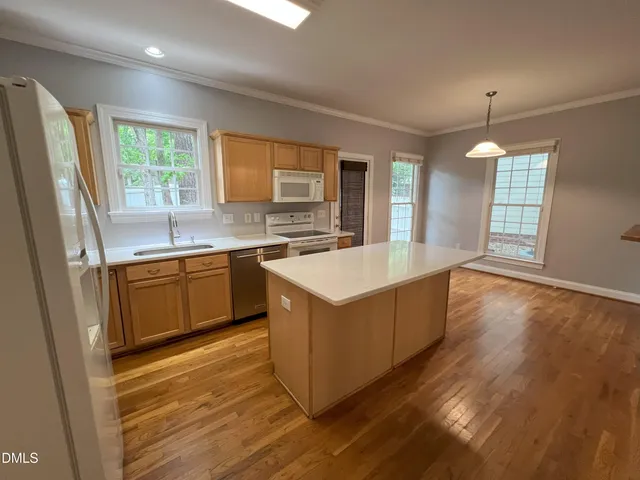 $2,395 | 228 Kingsport Road, Holly Springs, NC 27540