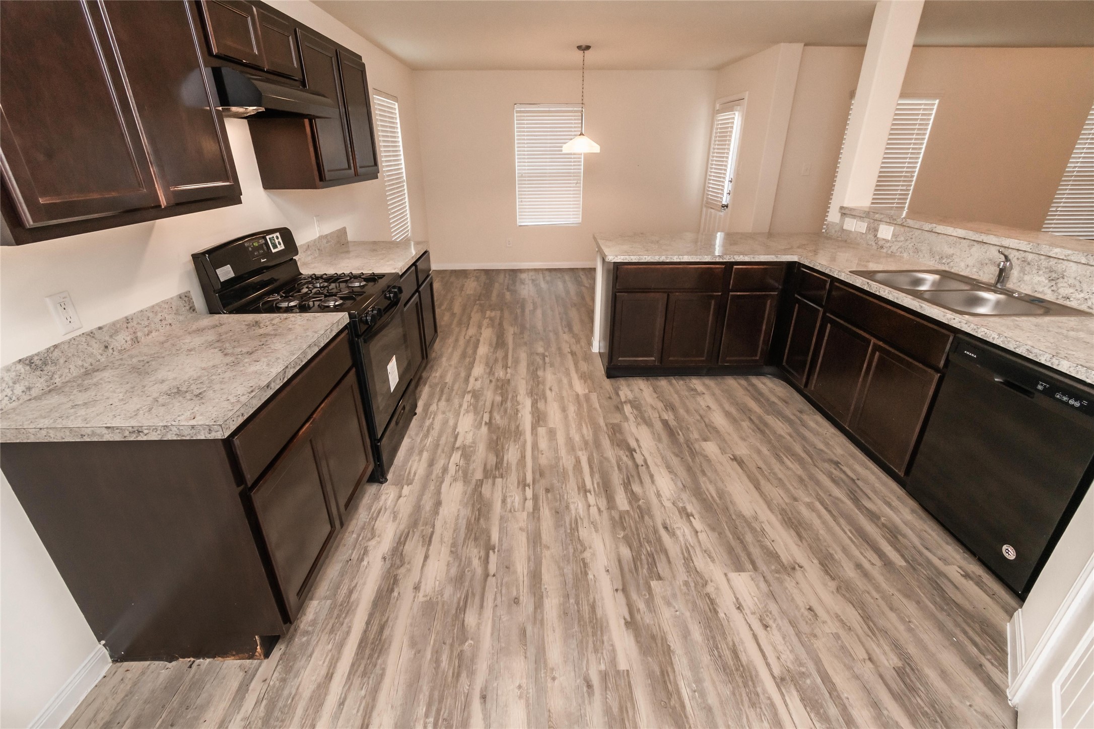 12427 Gemma Lane Houston, TX 77044 - Photo 2 of 10