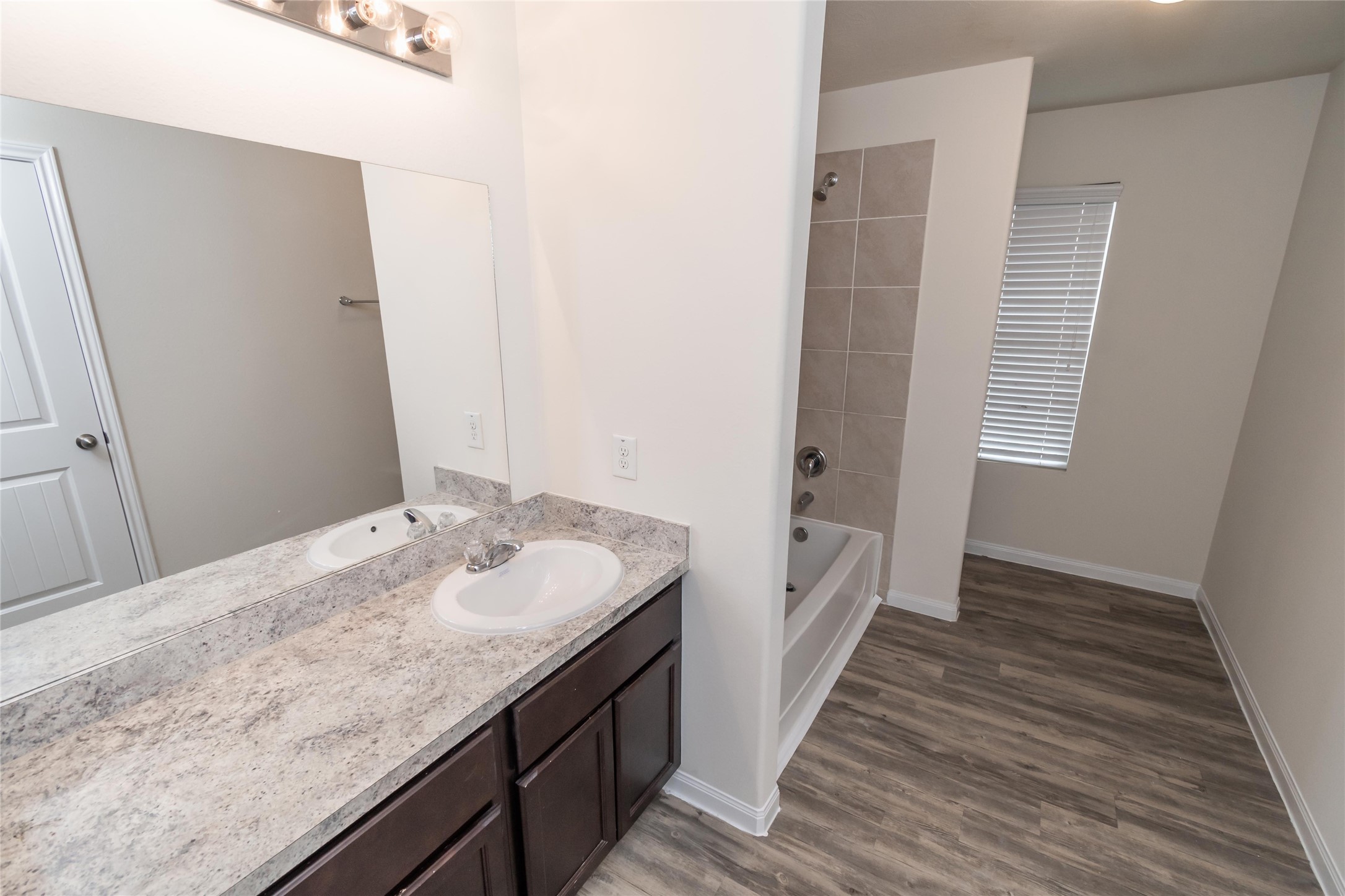 12427 Gemma Lane Houston, TX 77044 - Photo 7 of 10