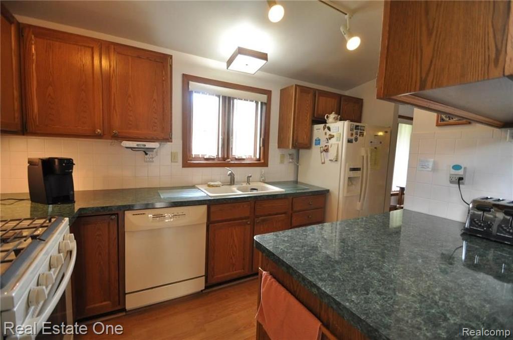 2232 London Bridge Drive Rochester Hills, MI 48307 - Photo 14 of 29